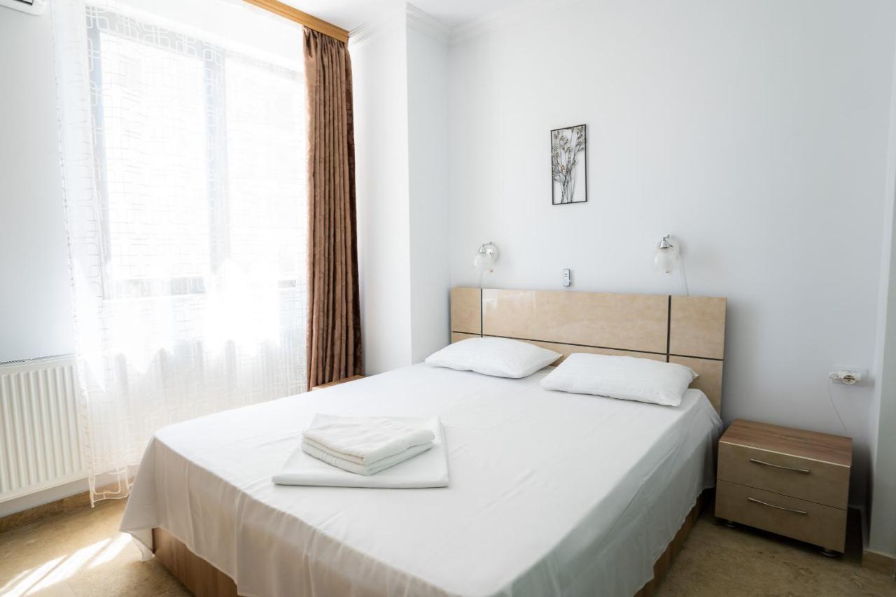 Lake Apartments Solid Mamaia Exteriör bild
