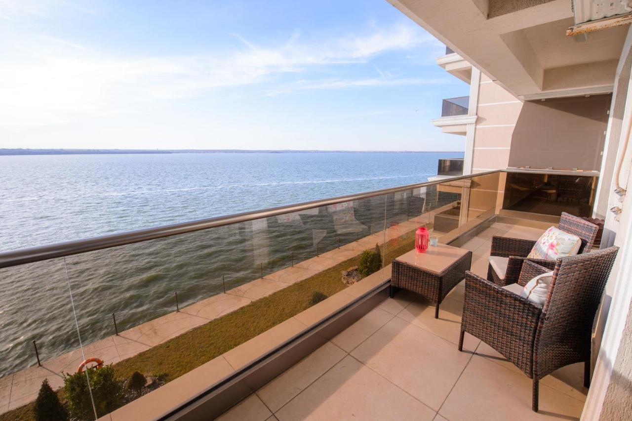 Lake Apartments Solid Mamaia Exteriör bild